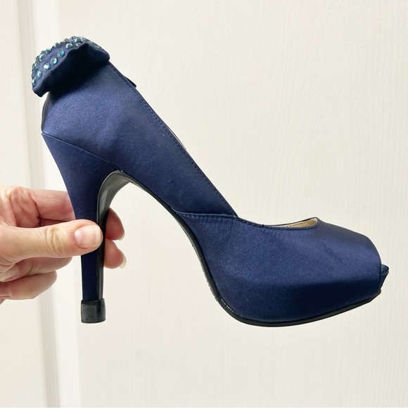 Expression Navy Blue Satin Peep-Toe Platform Heels with Rhinestone Bows Size 7 - Picture 15 of 15